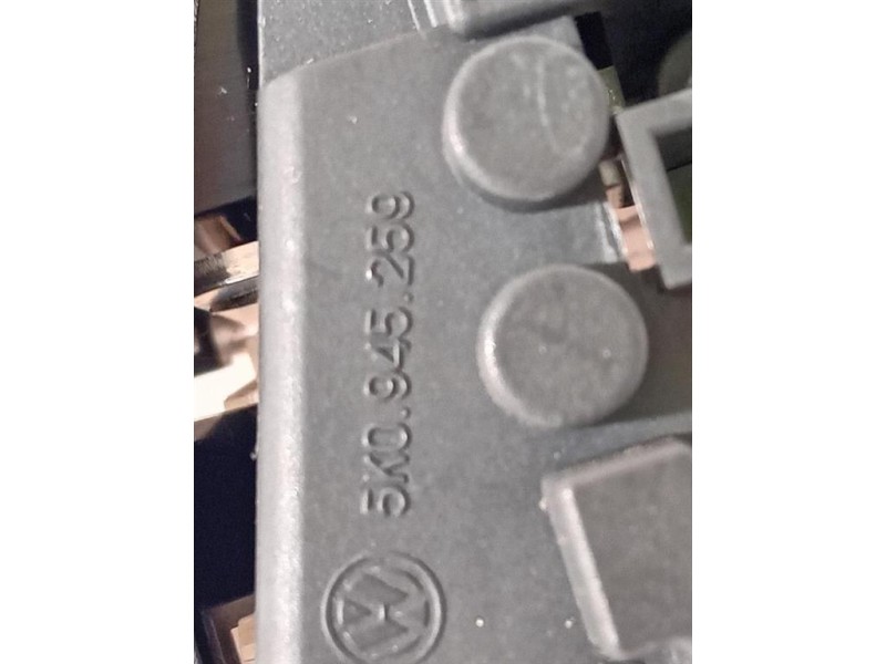 Fanale POST SX 5K0945259 Volkswagen GOLF VI 2009