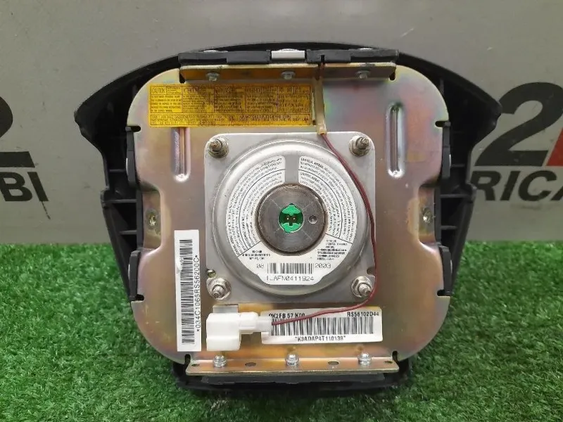 Air-bag Guidatore 0K2FB57K00 Kia Carens II 2002