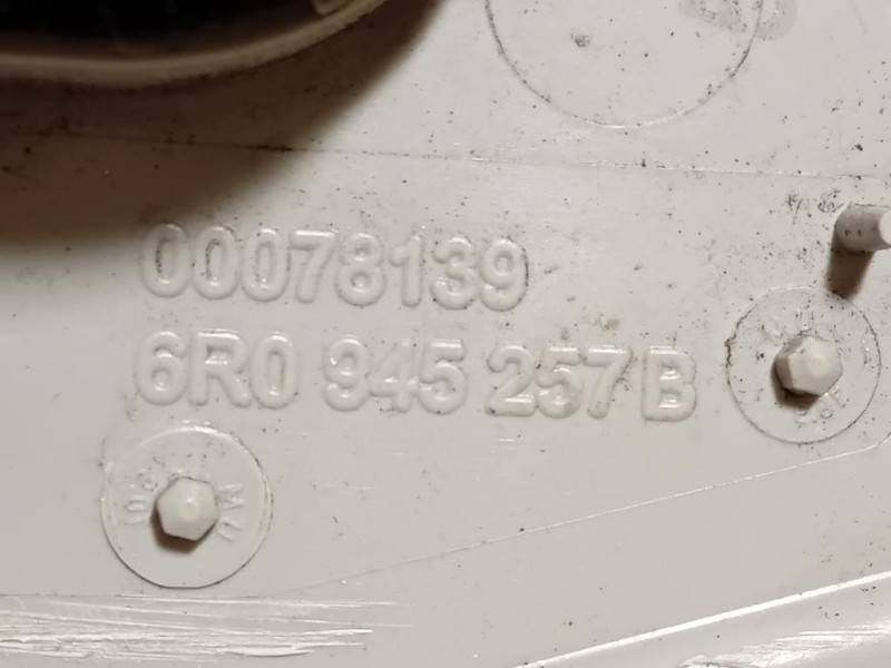 Fanale POST SX 6R0 945 257 B Volkswagen POLO VI 2009