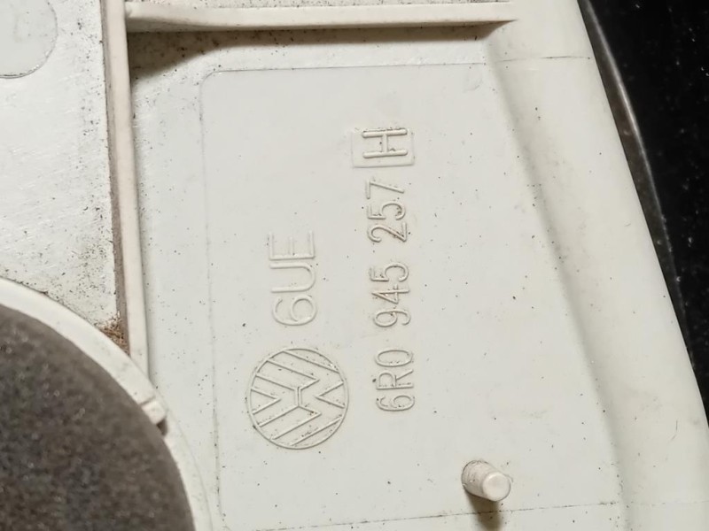 Fanale POST SX 6R0 945 257 A Volkswagen POLO VI 2009