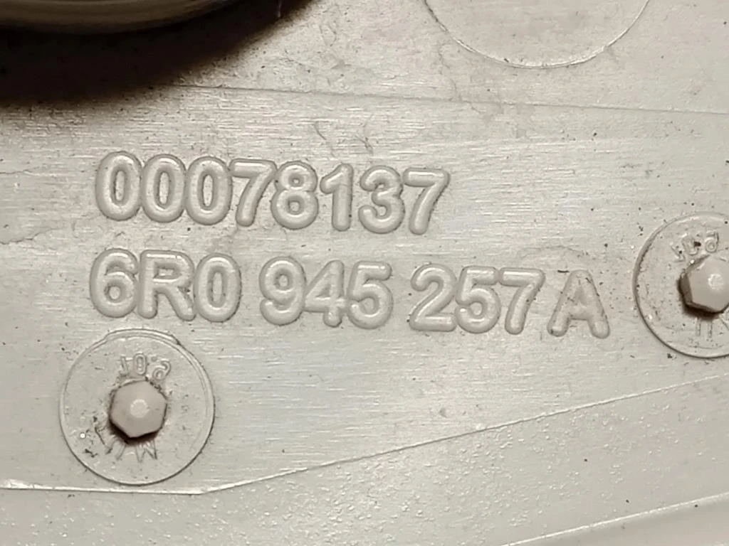 Fanale POST SX 6R0 945 257 A Volkswagen POLO VI 2009