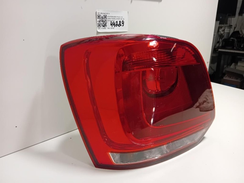Fanale POST SX 6R0 945 257 A Volkswagen POLO VI 2009