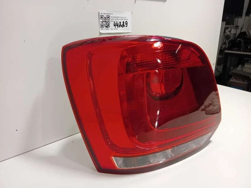 Fanale POST SX 6R0 945 257 A Volkswagen POLO VI 2009