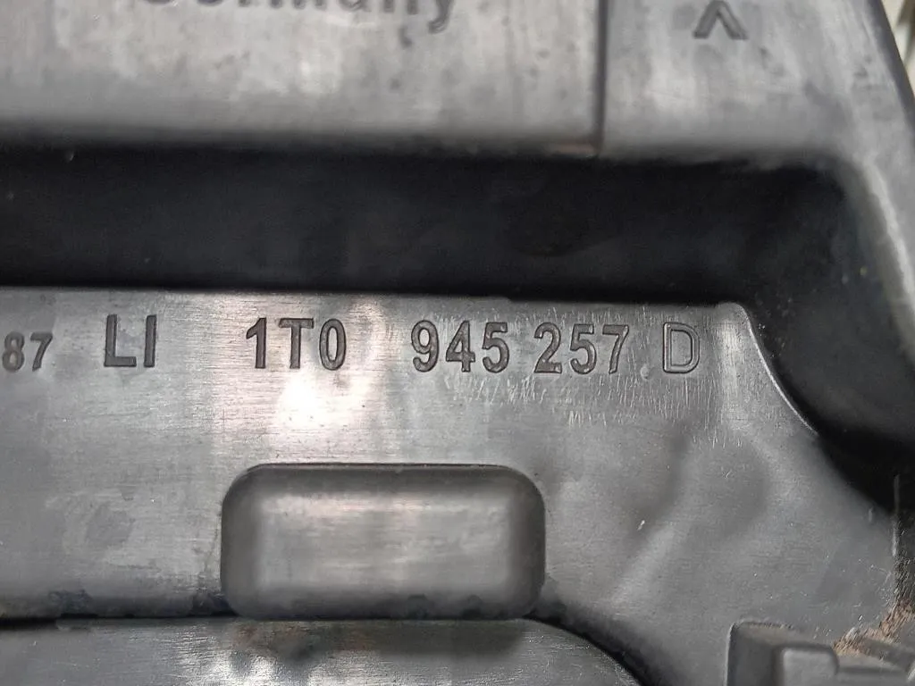 Fanale POST SX 1T0 945 257 D Volkswagen Touran I 2003