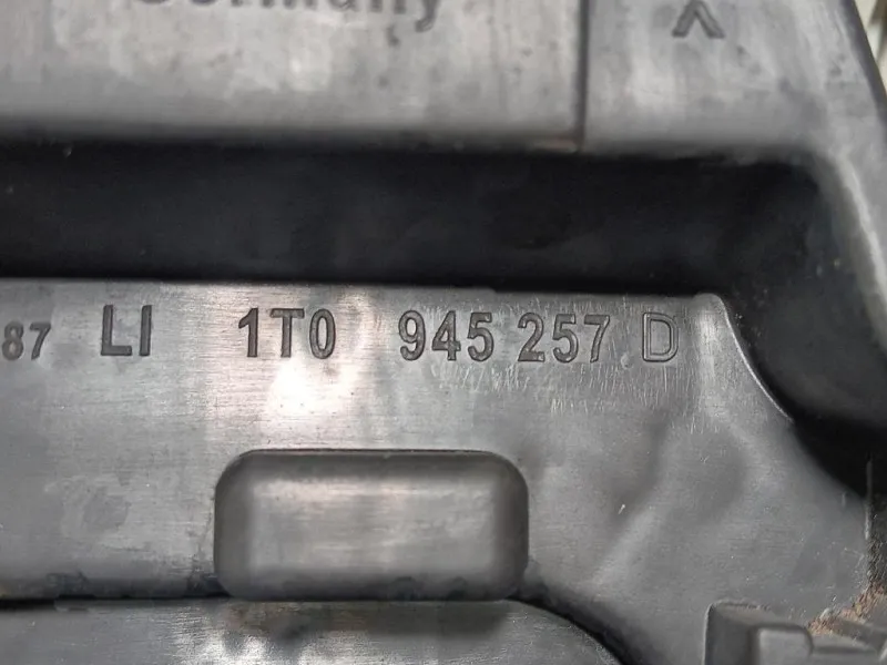 Fanale POST SX 1T0 945 257 D Volkswagen Touran I 2003