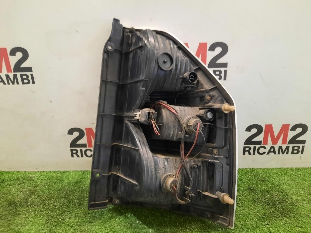 Fanale SUP POST SX MR388023 Mitsubishi Pajero III 2000