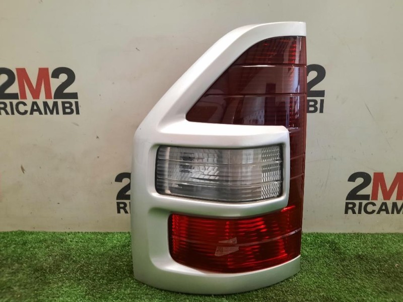 Fanale SUP POST SX MR388023 Mitsubishi Pajero III 2000