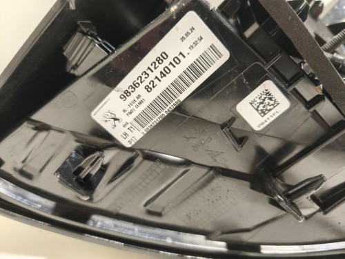 Fanale SUP POST SX 9836231280 Peugeot 3008 II 2020