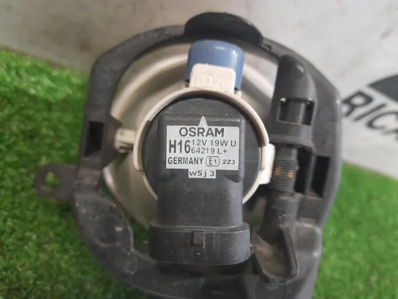 Fendinebbia ANT DX 81220-02110 Toyota Yaris IV 2012