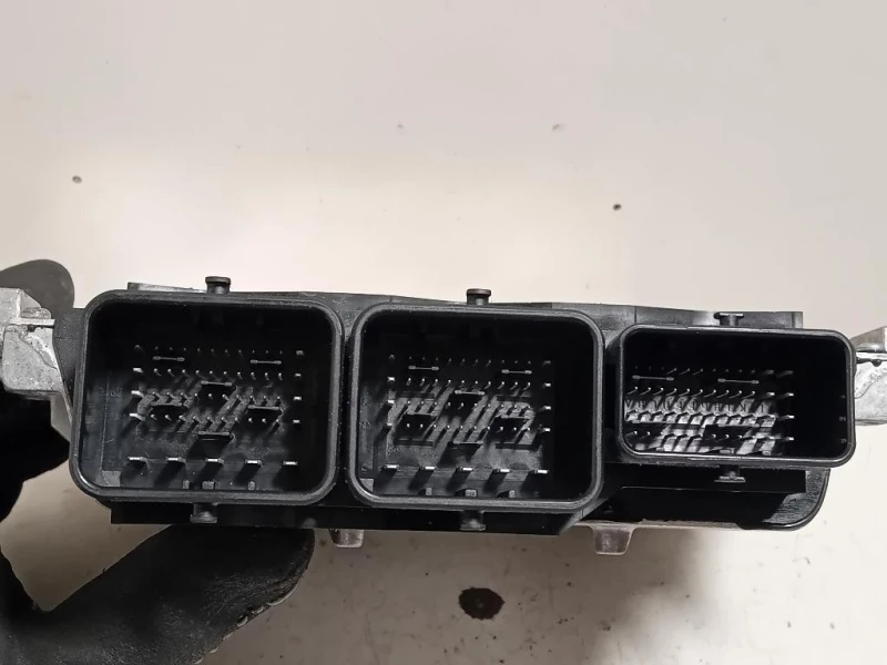 Centralina Iniezione AV41-12A650-DM Ford KUGA I 2008
