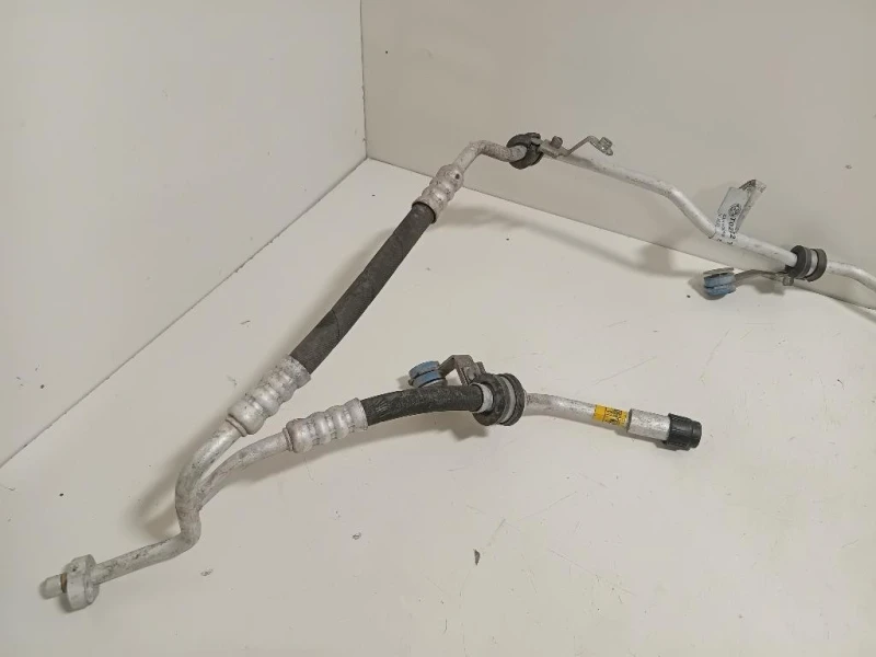 Flessibile AC Compressorecondensatore 51884458A Fiat 500L 2013