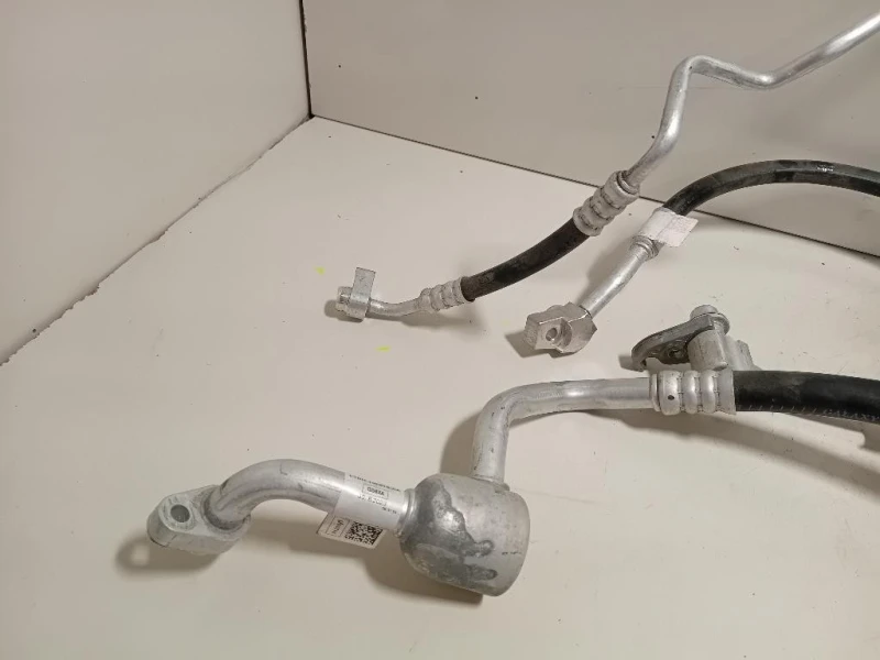 Flessibile AC Compressorecondensatore L1BH-19F618-AAL1BH-19N617-AE Ford PUMA II 2024