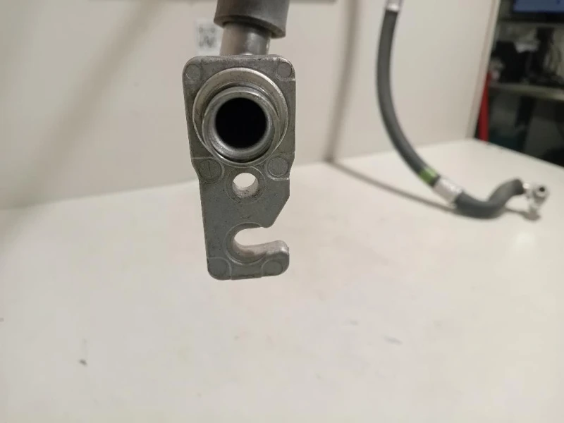 Flessibile AC Compressorecondensatore FLESSIBILE AC COMPRESSORECONDENSATORE Toyota Yaris IV 2017