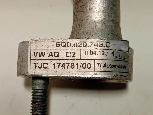 Flessibile AC Compressorecondensatore 5Q0 820 743 Volkswagen GOLF VII 2013