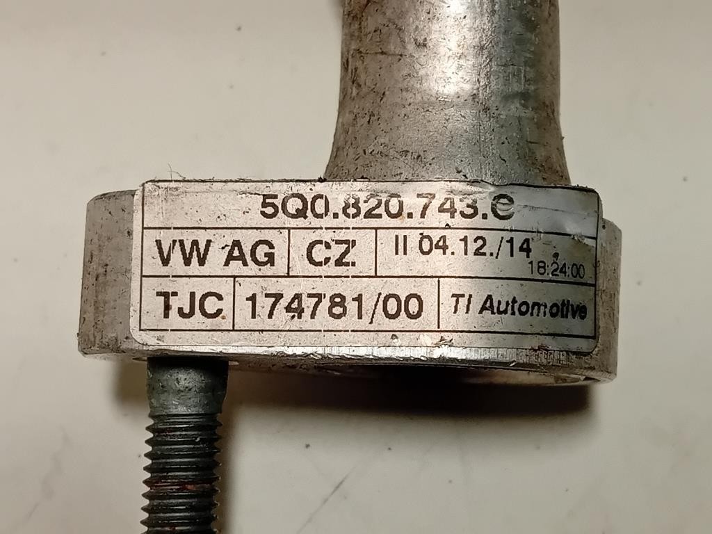 Flessibile AC Compressorecondensatore 5Q0 820 743 Volkswagen GOLF VII 2013