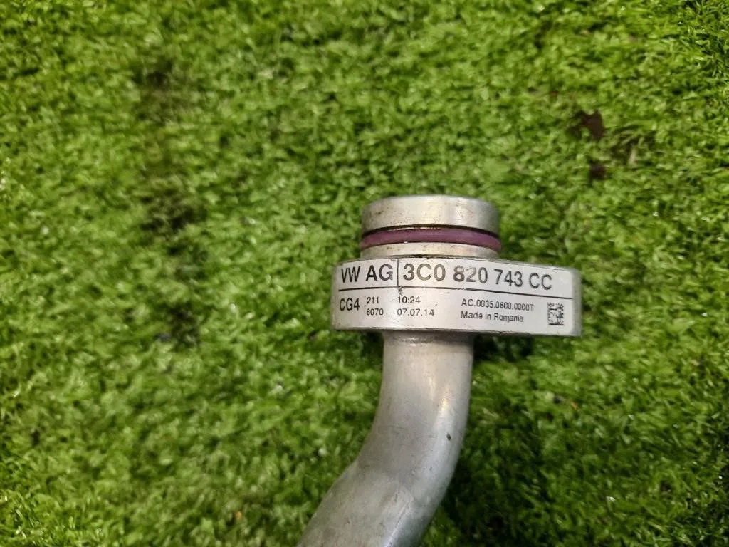 Flessibile AC Compressorecondensatore 3C0820743CC Volkswagen Passat VI 2011