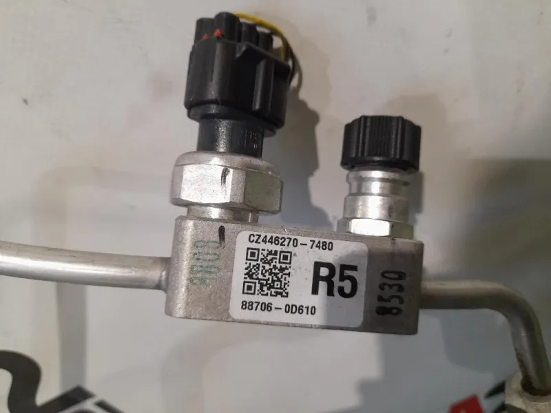 Flessibile AC Condensatorecompressore 887110D400 887060D610 Toyota Yaris IV 2017