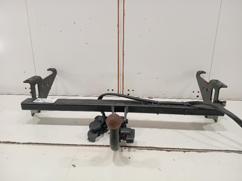 Gancio DI Traino POST GANCIO DI TRAINO POST Jaguar XF I 2011