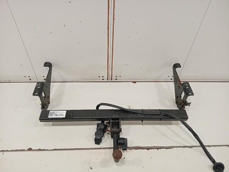 Gancio DI Traino POST GANCIO DI TRAINO POST Jaguar XF I 2011