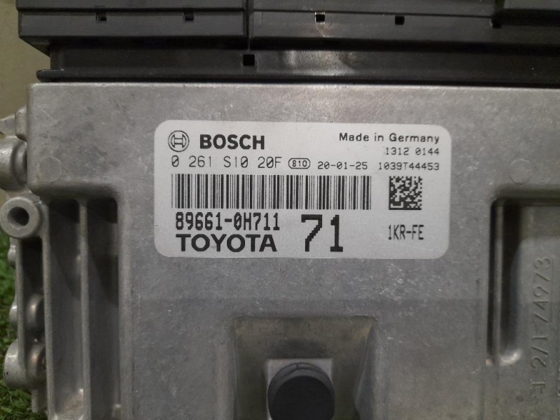 Alzacristallo Porta POST DX 698300D220 Toyota Yaris IV 2017