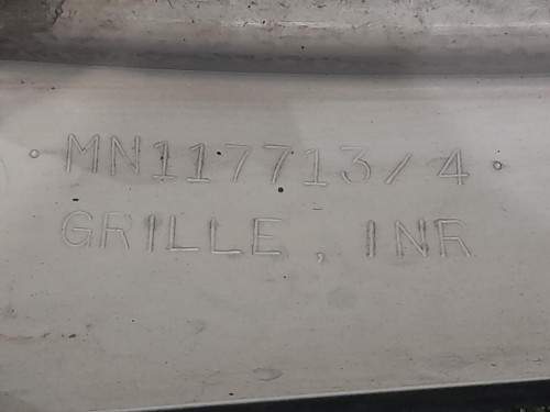 Griglia Cofano ANT MN1177134 Mitsubishi Pajero III 2000