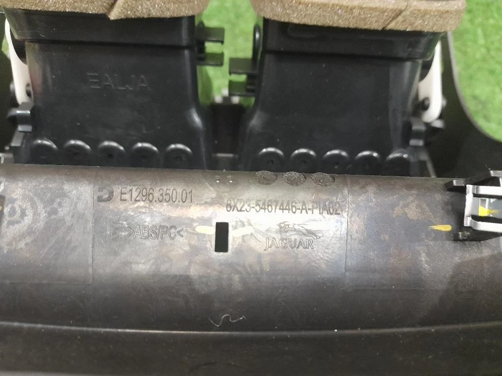 Griglia Condotto ARIA Console Centrale POST POST 8X235467446A Jaguar XF I 2008