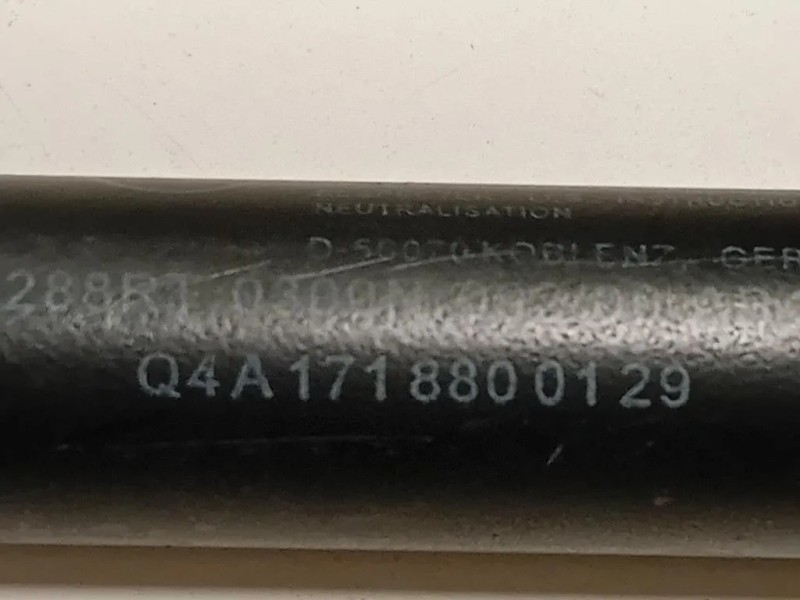 Ammortizzatore Cofano ANT DX A1718800129AMMORTIZZATORE COFANO ANT DX+CERNERA Mercedes Classe SLK R171 2004