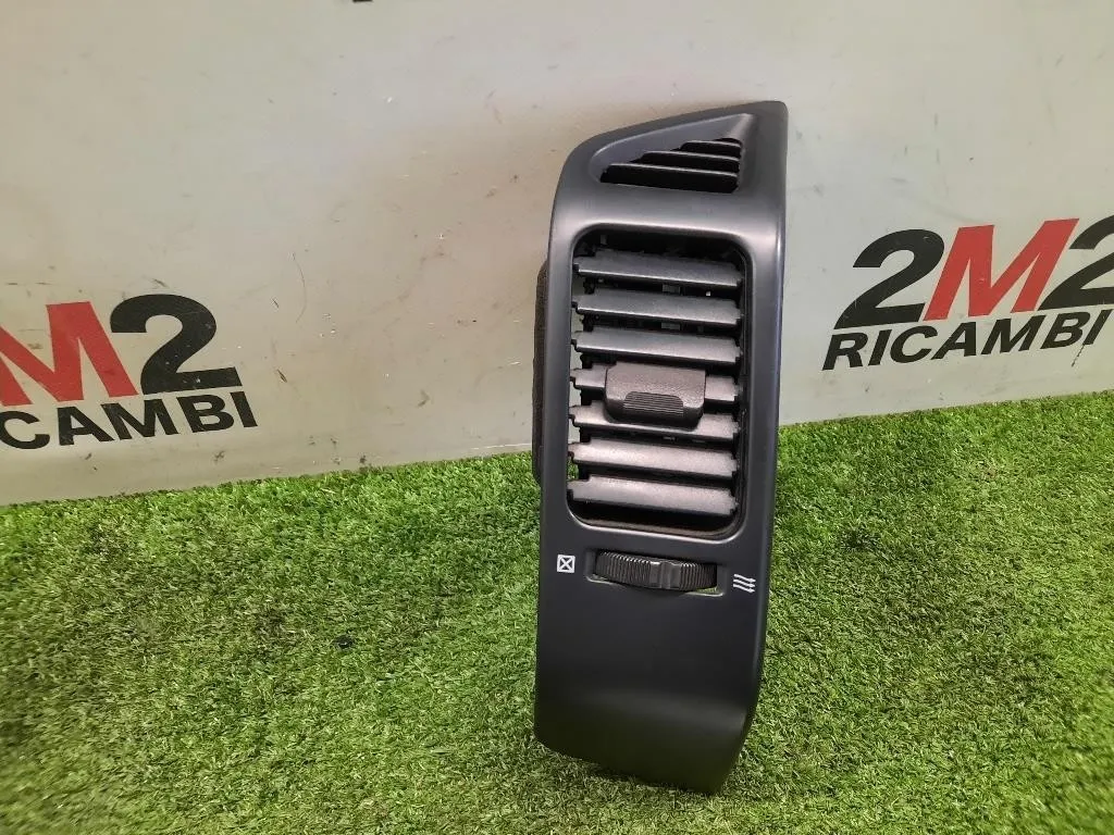 Griglia Condotto ARIA Cruscotto ANT DX MR456379 Mitsubishi Pajero III 2000