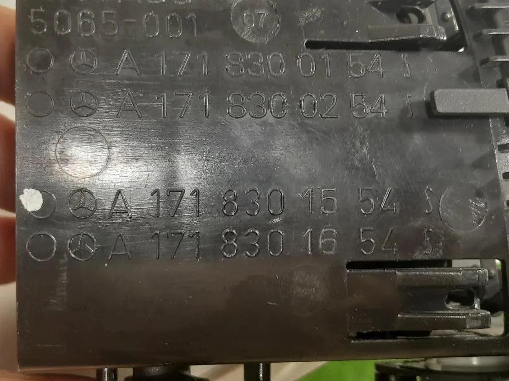 Griglia Condotto ARIA Cruscotto ANT SX A1718301554 SX Mercedes Classe SLK R171 2008