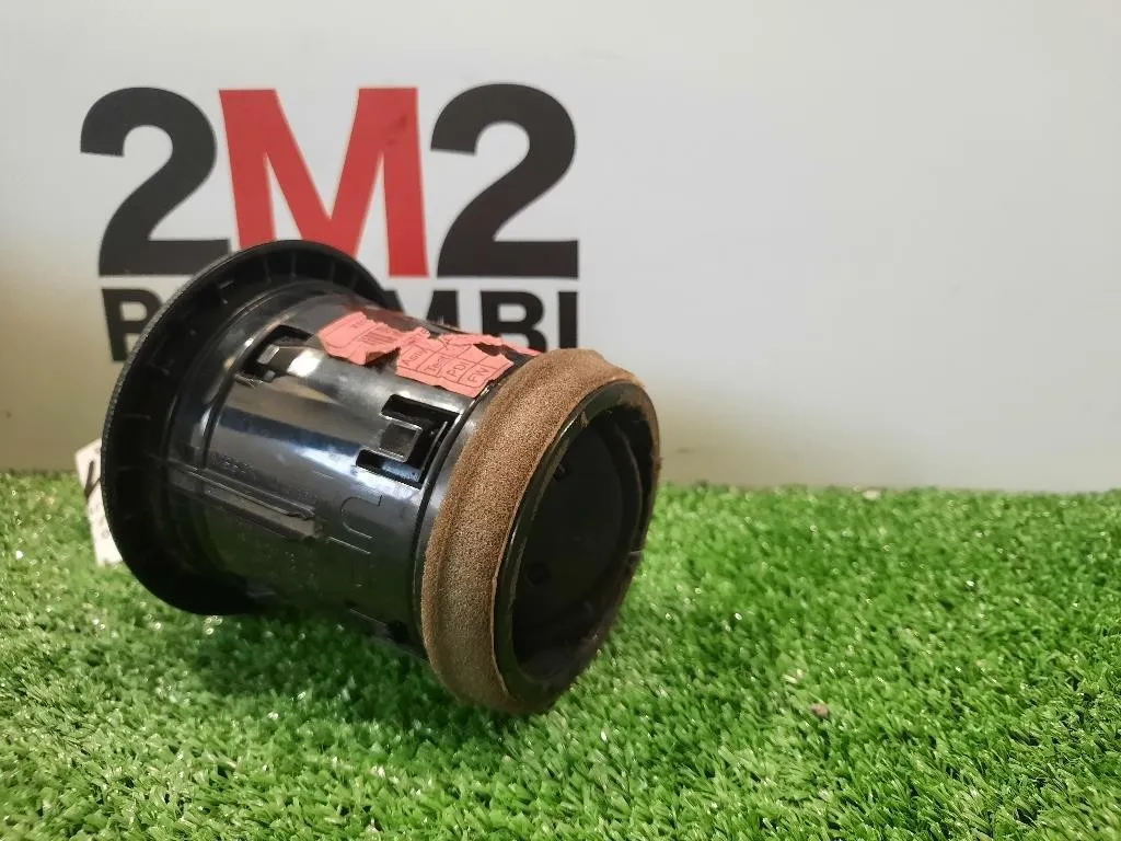 Griglia Condotto ARIA Cruscotto ANT SX 68760BJ04D Nissan Nv200 2009