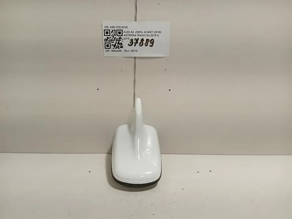 Antenna Radio 4M0035503EY9C Audi A4 8W5 Avant 2015