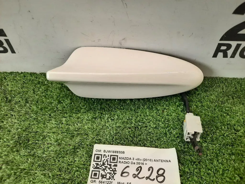 Antenna Radio BJW166930B ANTENNA Mazda 3 III 2016
