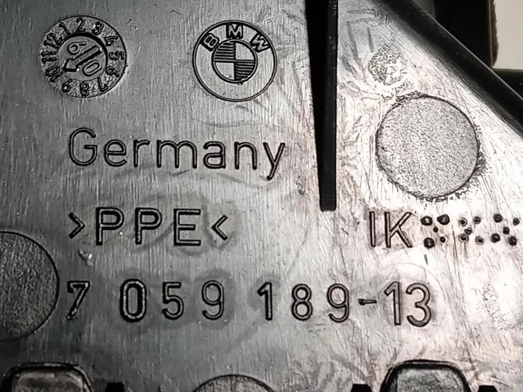 Griglia Condotto ARIA Cruscotto Centrale GRIGLIA CONDOTTO ARIA CRUSCOTTO CENTRALE Bmw Serie 1 E82 Coupe 2005