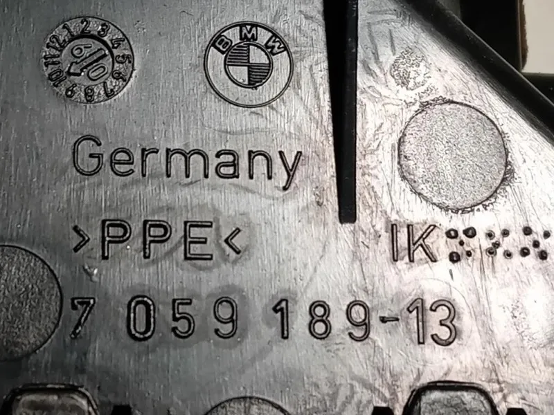 Griglia Condotto ARIA Cruscotto Centrale GRIGLIA CONDOTTO ARIA CRUSCOTTO CENTRALE Bmw Serie 1 E82 Coupe 2005