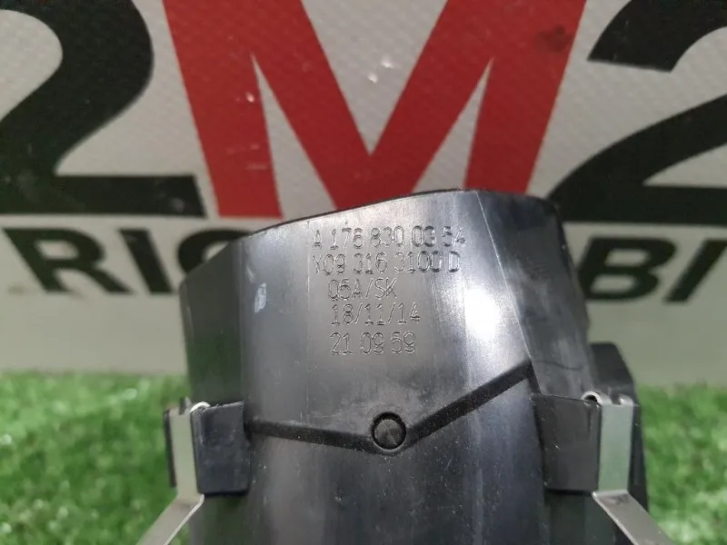 Griglia Condotto ARIA Cruscotto Centrale A1768300354 Mercedes Classe A W176 2013