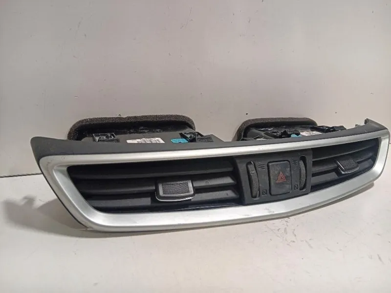 Griglia Condotto ARIA Cruscotto Centrale 687504 Nissan Qashqai II 2014