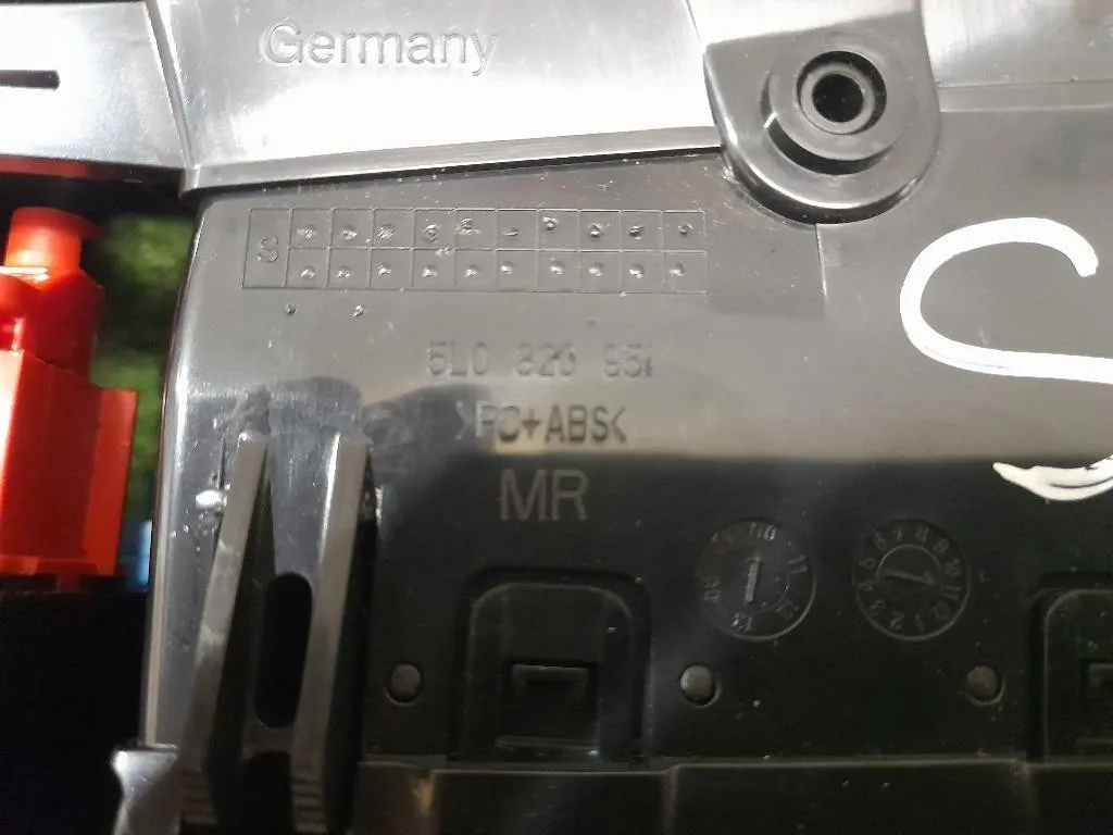 Griglia Condotto ARIA Cruscotto Centrale 5L0820951 Skoda YETI 2010