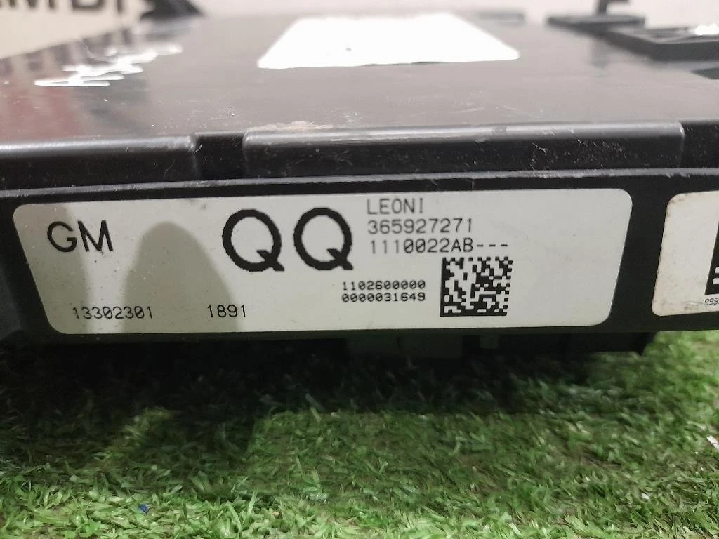 Centralina Scatola Fusibili 13302301 Opel Astra J 2010