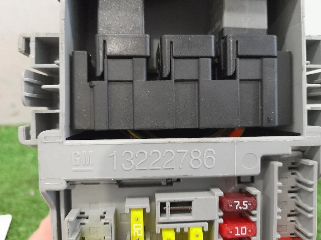 Centralina Scatola Fusibili 13222786 Opel Insignia A 2009