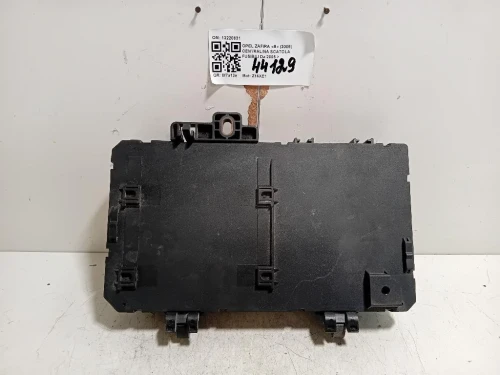 Centralina Scatola Fusibili 13220831 Opel Zafira B 2005