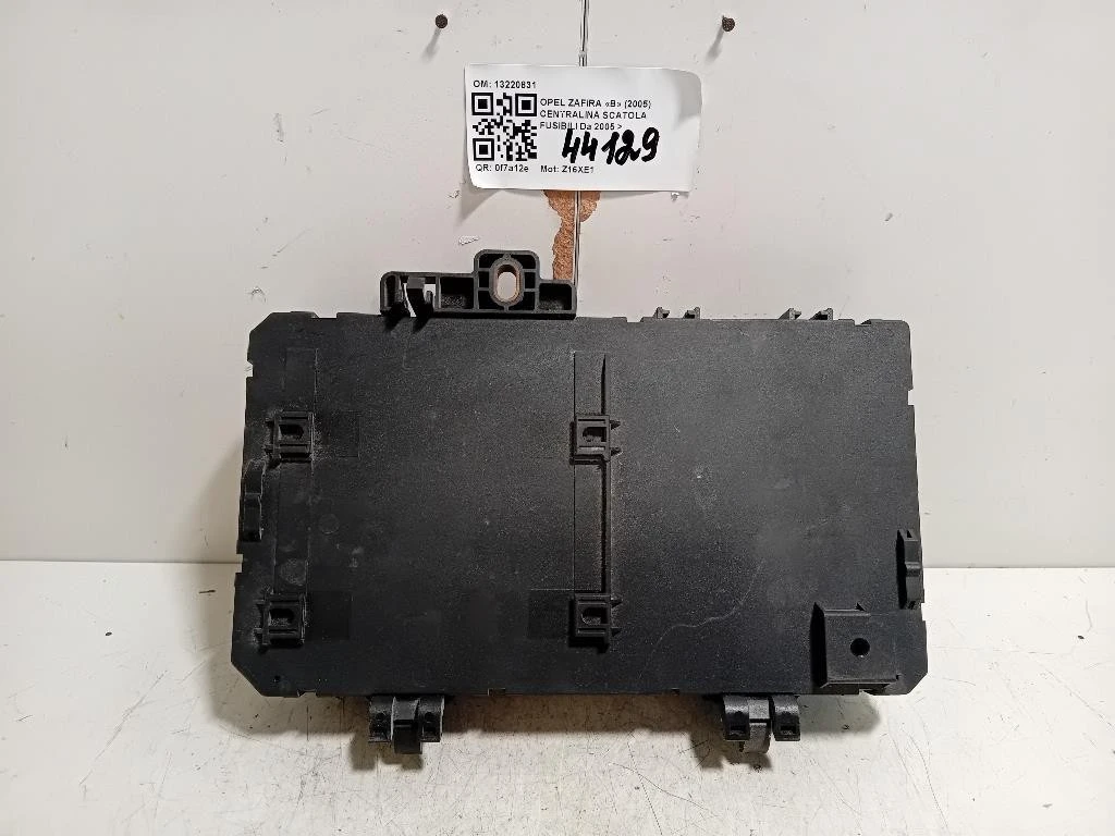 Centralina Scatola Fusibili 13220831 Opel Zafira B 2005