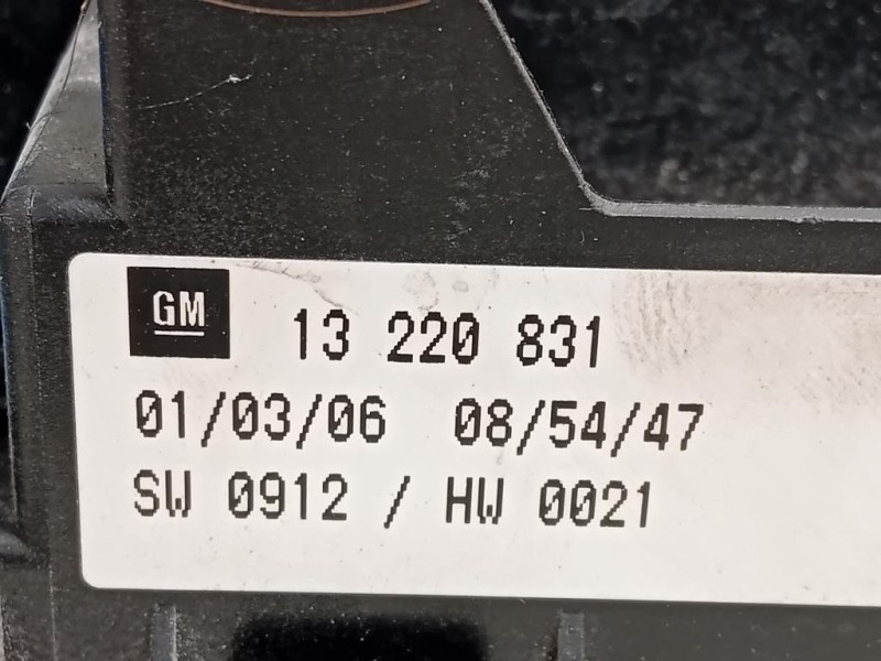 Centralina Scatola Fusibili 13220831 Opel Zafira B 2005