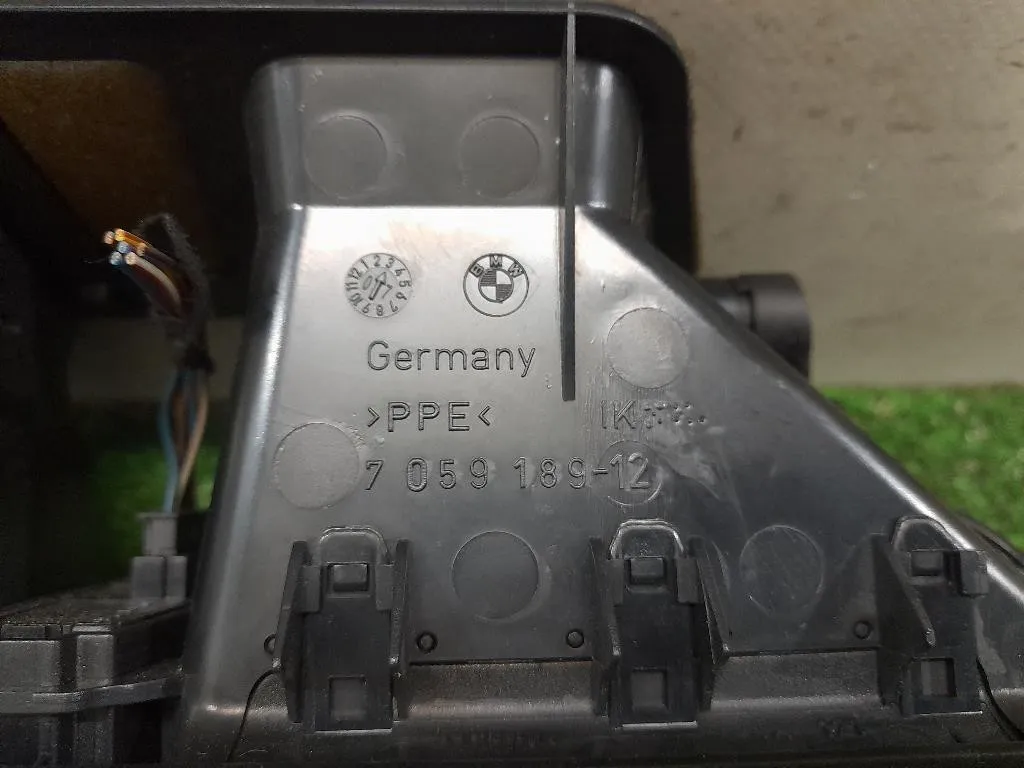 Griglia Condotto ARIA Cruscotto Centrale SUP 64227059189 Bmw Serie 1 E87 Berlina 2005