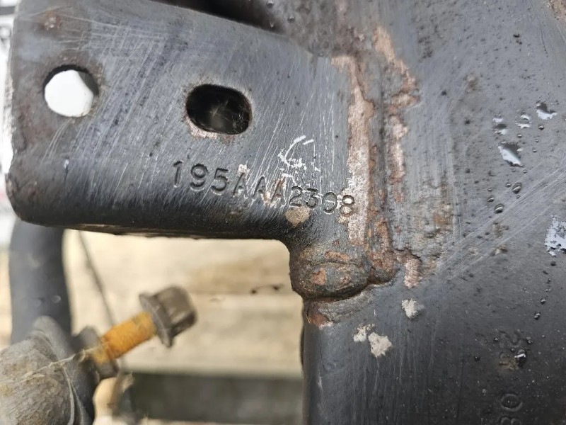 Assale POST K05151023AI Fiat Freemont 2011