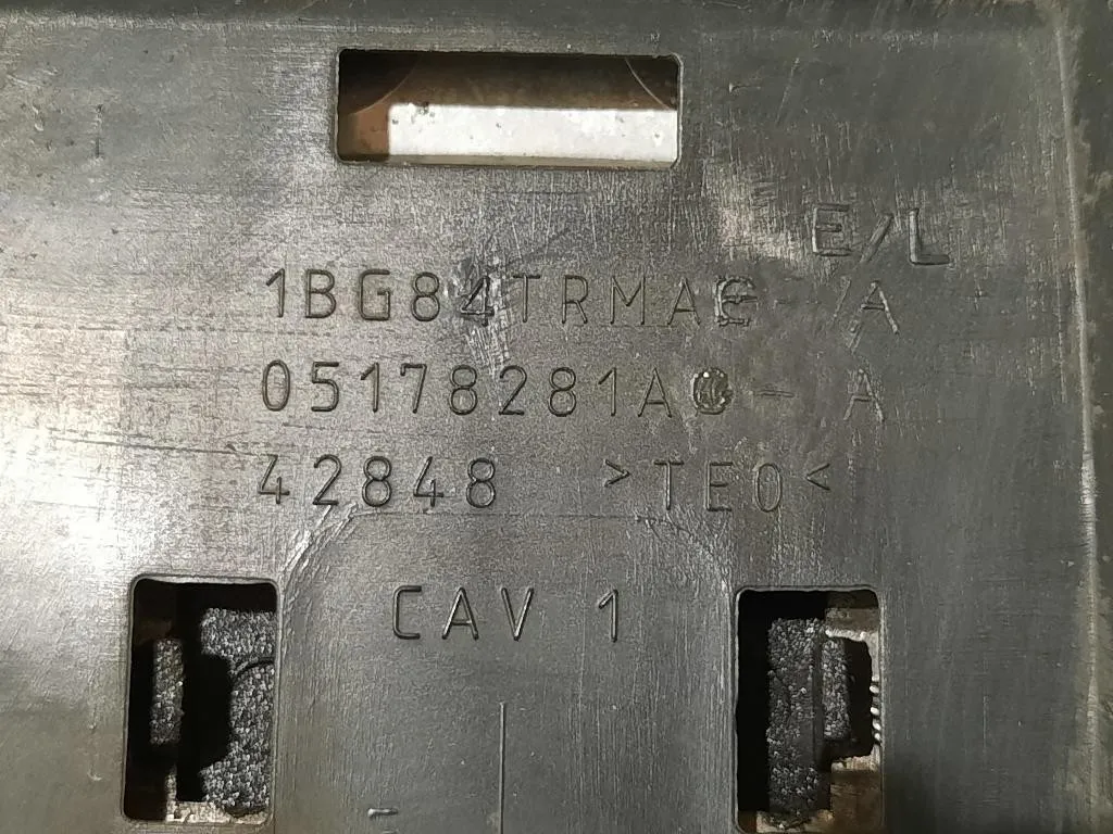 Griglia DI Ventilazione Paraurti ANT 05178281A Fiat Freemont 2011