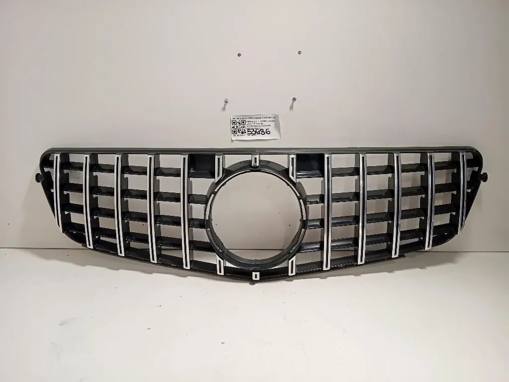 Griglia DI Ventilazione Paraurti ANT GRIGLIA DI VENTILAZIONE PARAURTI ANT Mercedes Classe C W204 2011