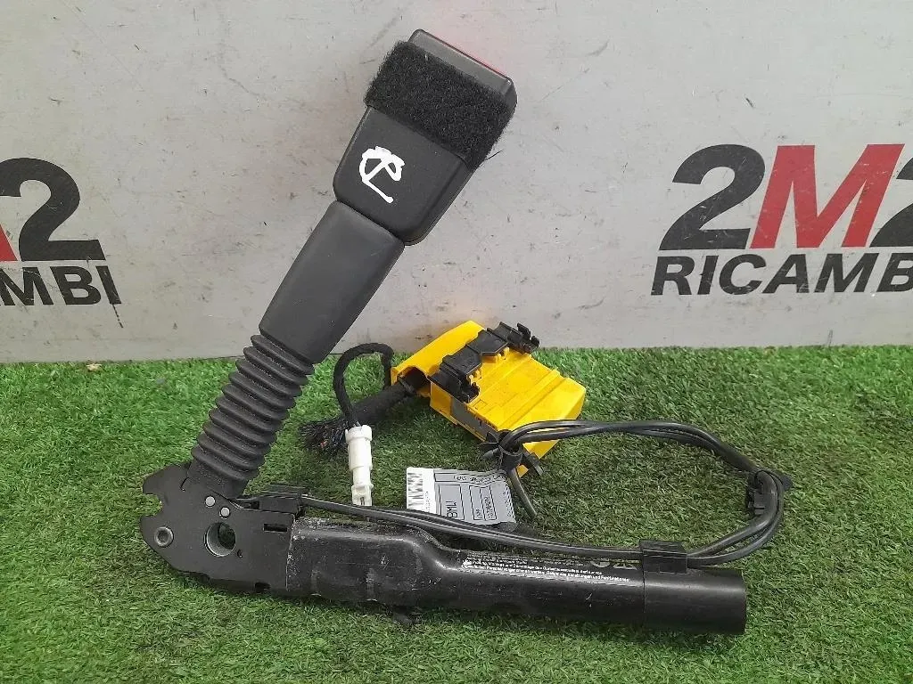 Attacco Cintura ANT DX 72117213564 DX Bmw Serie 1 E87 Berlina 2005