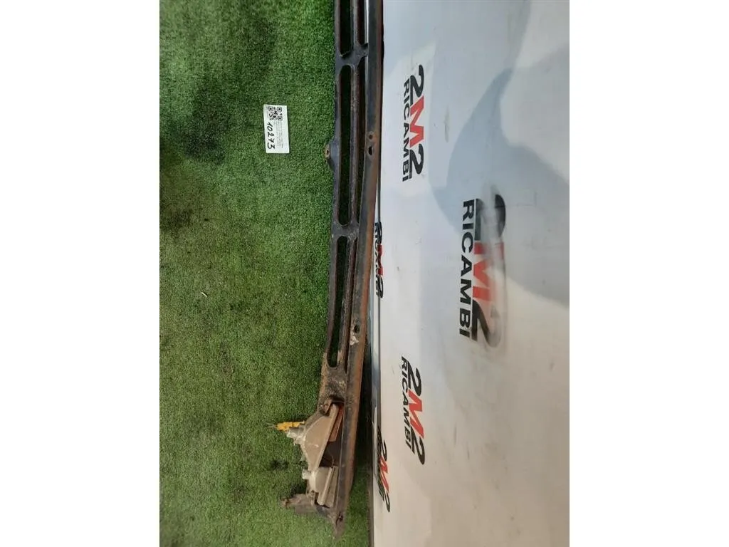 Griglia DI Ventilazione Paraurti ANT Nissan Patrol 1983-1988