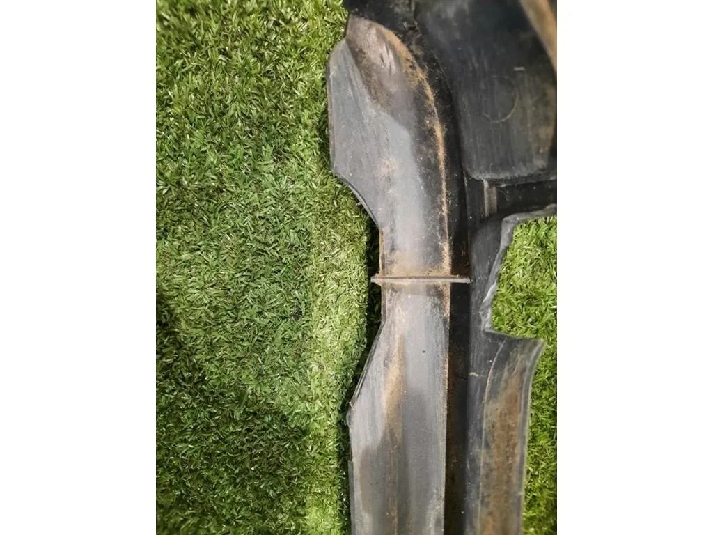 Griglia DI Ventilazione Paraurti ANT 62310G9601 Nissan Patrol GR I 1988