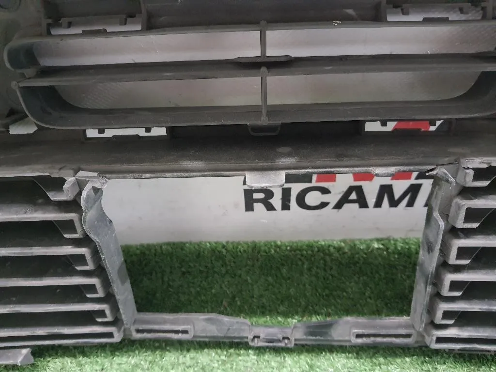 Griglia DI Ventilazione Paraurti ANT 9811665777 Peugeot 3008 II 2016